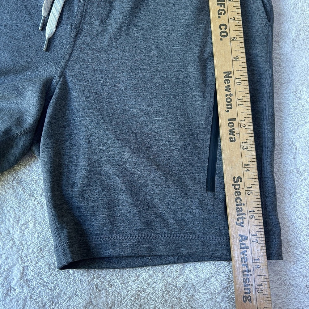 NWOT Vuori Sunday Performance Short Men Size S Gray Athletic Zip Pocket 8"Inseam - Picture 6 of 6
